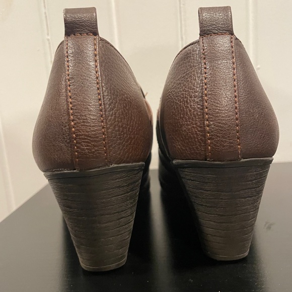 Croft & Barrow Maid Women’s Ortholite brown Shoes size 8.5 - Picture 8 of 10